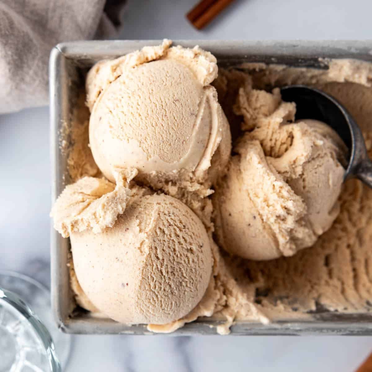 Homemade Cinnamon Ice Cream: Cozy, Creamy & Perfect for Any Season